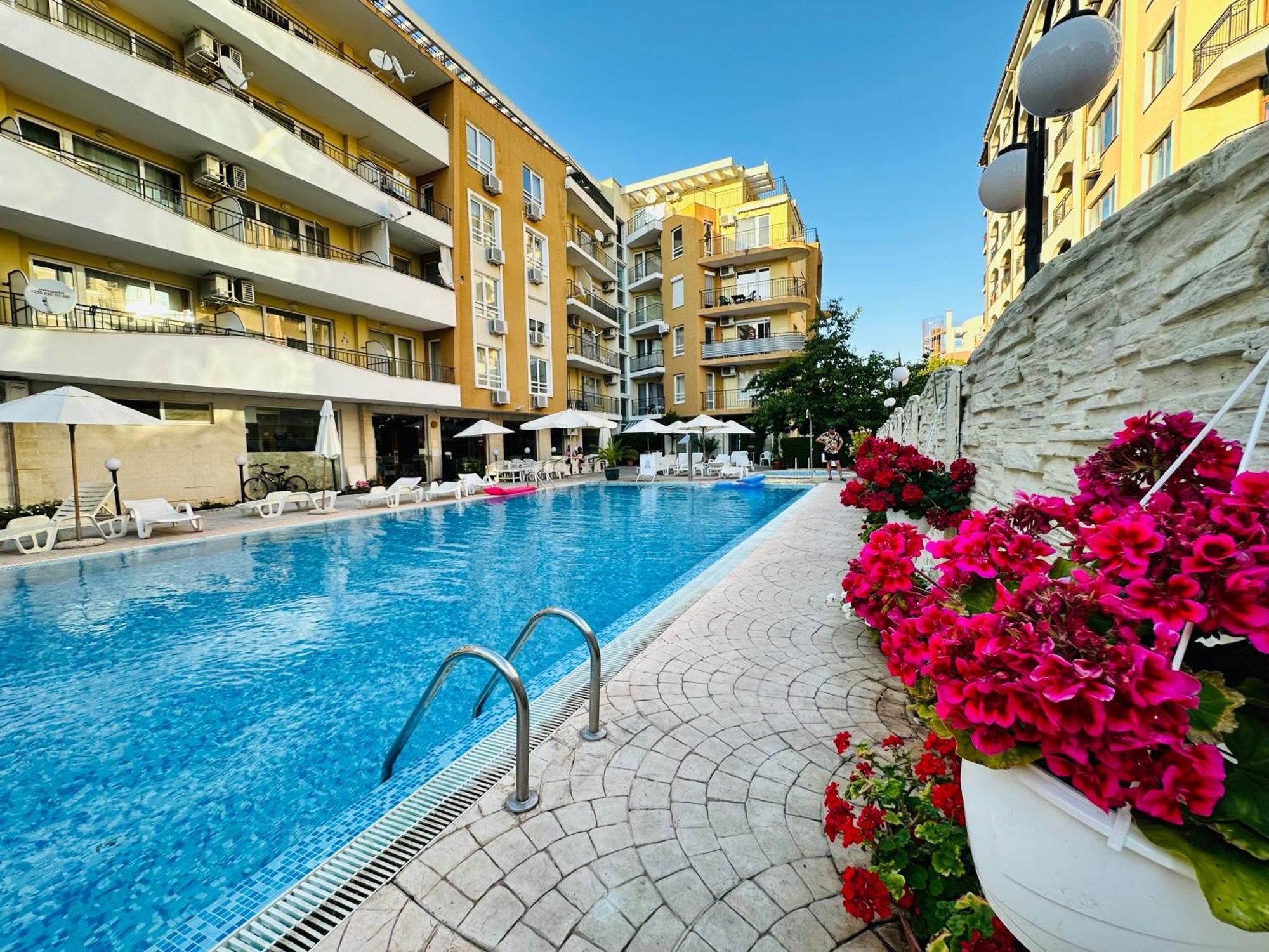 Blue Marine - Daneli Apartment Слънчев бряг Екстериор снимка