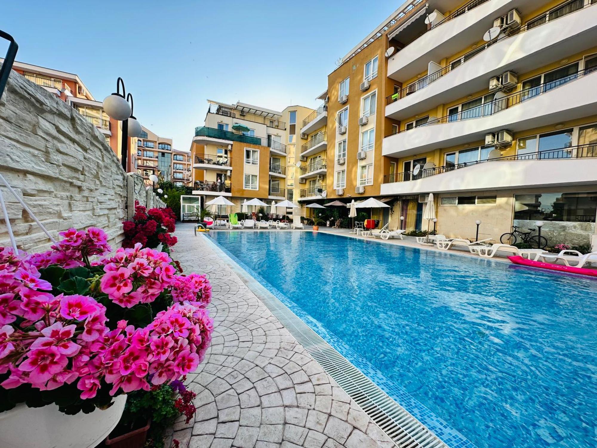 Blue Marine - Daneli Apartment Слънчев бряг Екстериор снимка